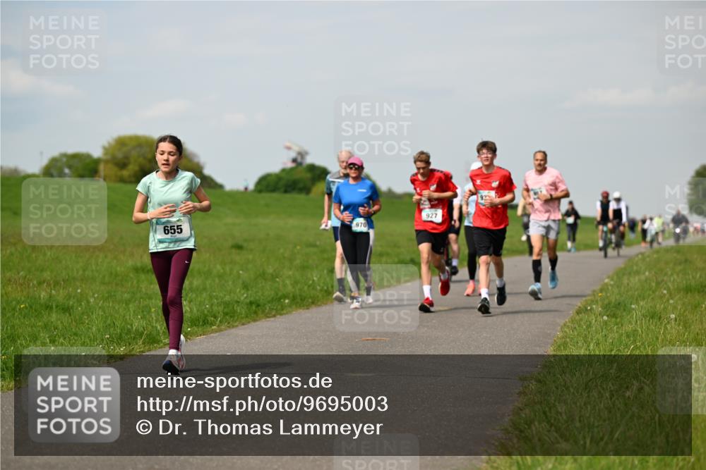 10.05.2026 - 8. Wedeler Halbmarathon Dr. Thomas Lammeyer http://msf.ph/oto/9695003 10.05.2026 11:20:13 Laufen 655, 970, 927 meine-sportfotos.de