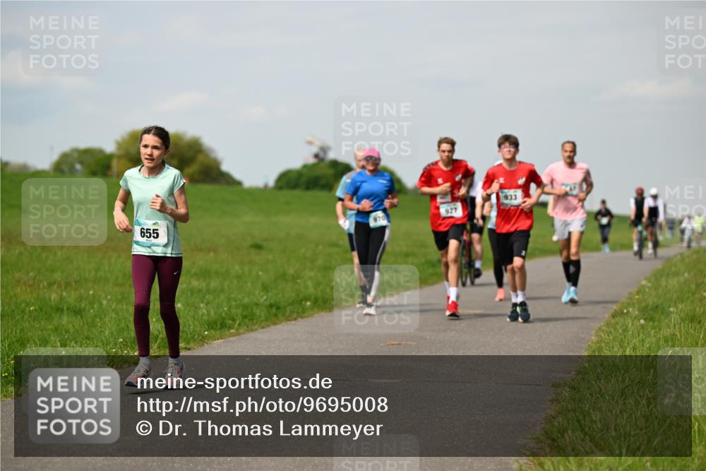 10.05.2026 - 8. Wedeler Halbmarathon Dr. Thomas Lammeyer http://msf.ph/oto/9695008 10.05.2026 11:20:13 Laufen 655, 970, 927, 933 meine-sportfotos.de