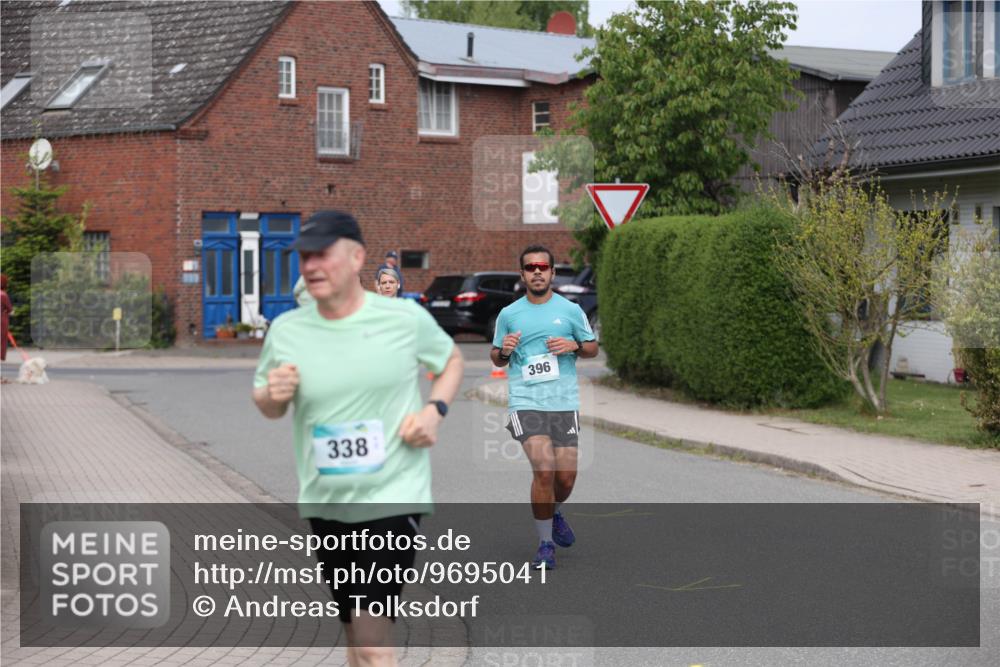 10.05.2026 - 8. Wedeler Halbmarathon Andreas Tolksdorf http://msf.ph/oto/9695041 10.05.2026 10:25:14 Laufen 338, 396 meine-sportfotos.de