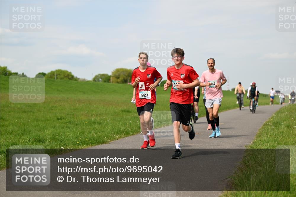 10.05.2026 - 8. Wedeler Halbmarathon Dr. Thomas Lammeyer http://msf.ph/oto/9695042 10.05.2026 11:20:16 Laufen 927 meine-sportfotos.de