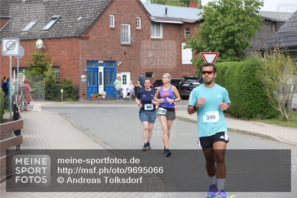 10.05.2026 - 8. Wedeler Halbmarathon Andreas Tolksdorf http://msf.ph/oto/9695066 10.05.2026 10:25:15 Laufen 30, 465, 2188, 396 meine-sportfotos.de
