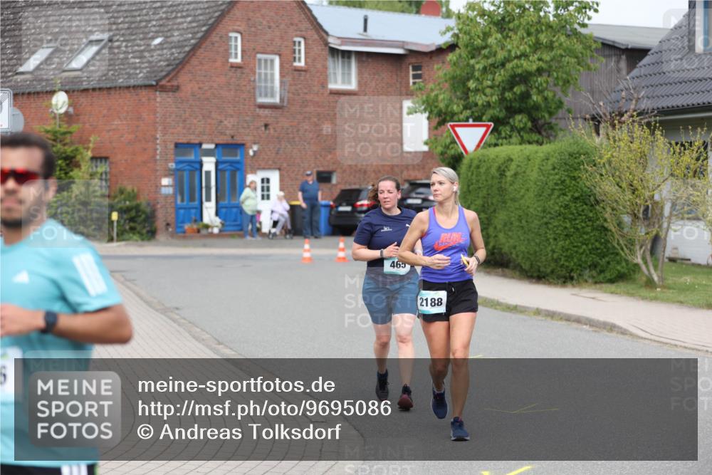 10.05.2026 - 8. Wedeler Halbmarathon Andreas Tolksdorf http://msf.ph/oto/9695086 10.05.2026 10:25:17 Laufen 465, 2188 meine-sportfotos.de