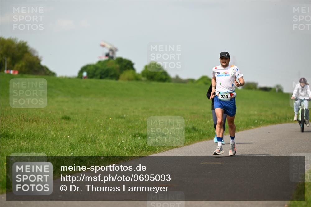 10.05.2026 - 8. Wedeler Halbmarathon Dr. Thomas Lammeyer http://msf.ph/oto/9695093 10.05.2026 11:20:25 Laufen 230 meine-sportfotos.de