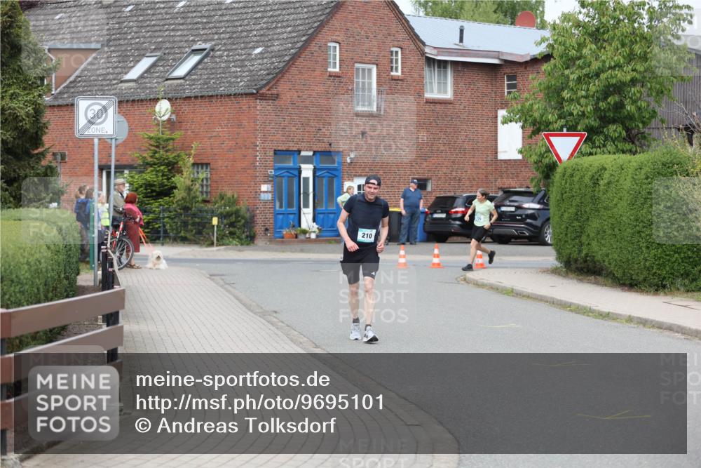 10.05.2026 - 8. Wedeler Halbmarathon Andreas Tolksdorf http://msf.ph/oto/9695101 10.05.2026 10:25:25 Laufen 210 meine-sportfotos.de