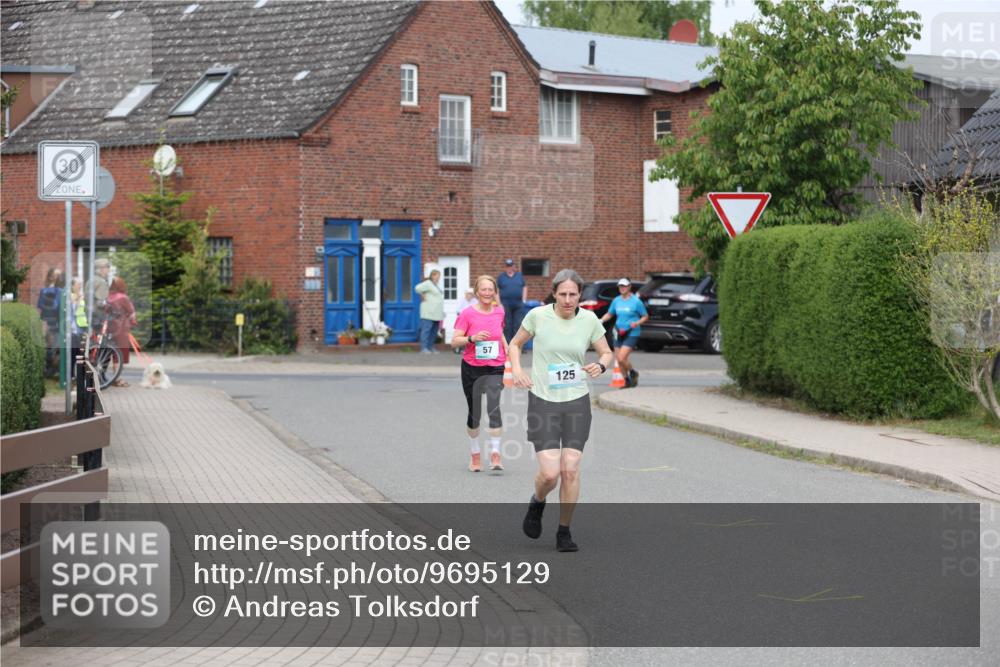 10.05.2026 - 8. Wedeler Halbmarathon Andreas Tolksdorf http://msf.ph/oto/9695129 10.05.2026 10:25:33 Laufen 5, 125 meine-sportfotos.de