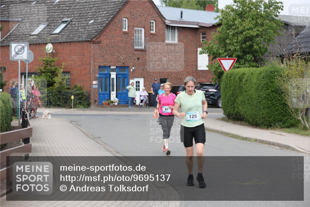 10.05.2026 - 8. Wedeler Halbmarathon Andreas Tolksdorf http://msf.ph/oto/9695137 10.05.2026 10:25:35 Laufen 57, 125 meine-sportfotos.de