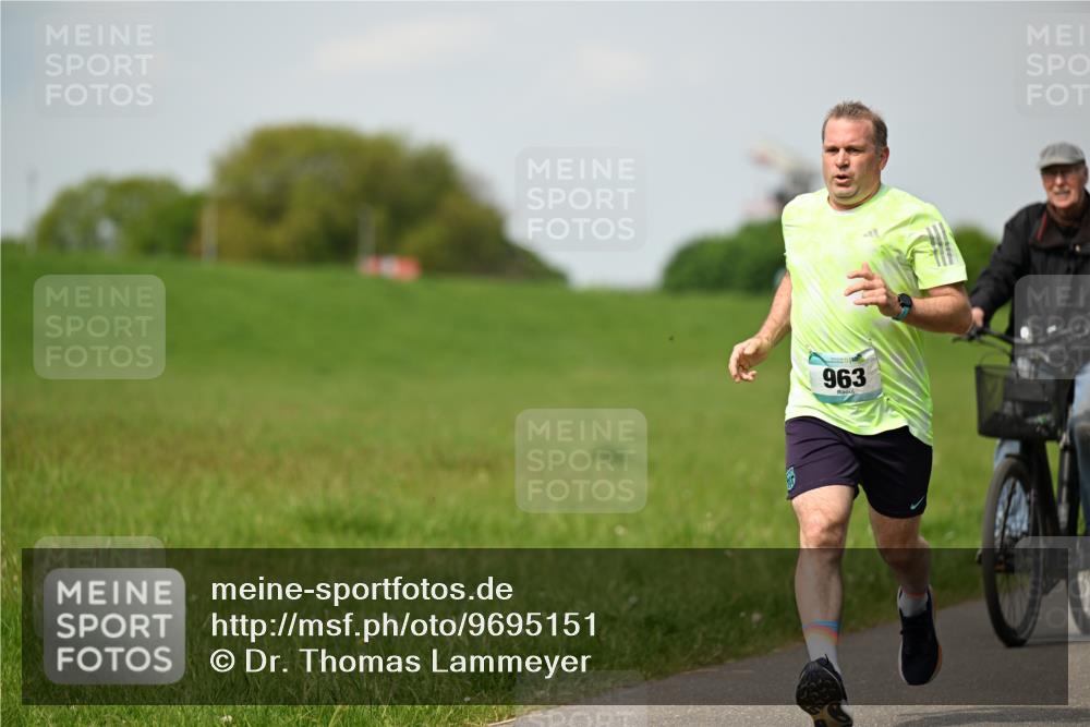 10.05.2026 - 8. Wedeler Halbmarathon Dr. Thomas Lammeyer http://msf.ph/oto/9695151 10.05.2026 11:20:41 Laufen 963 meine-sportfotos.de