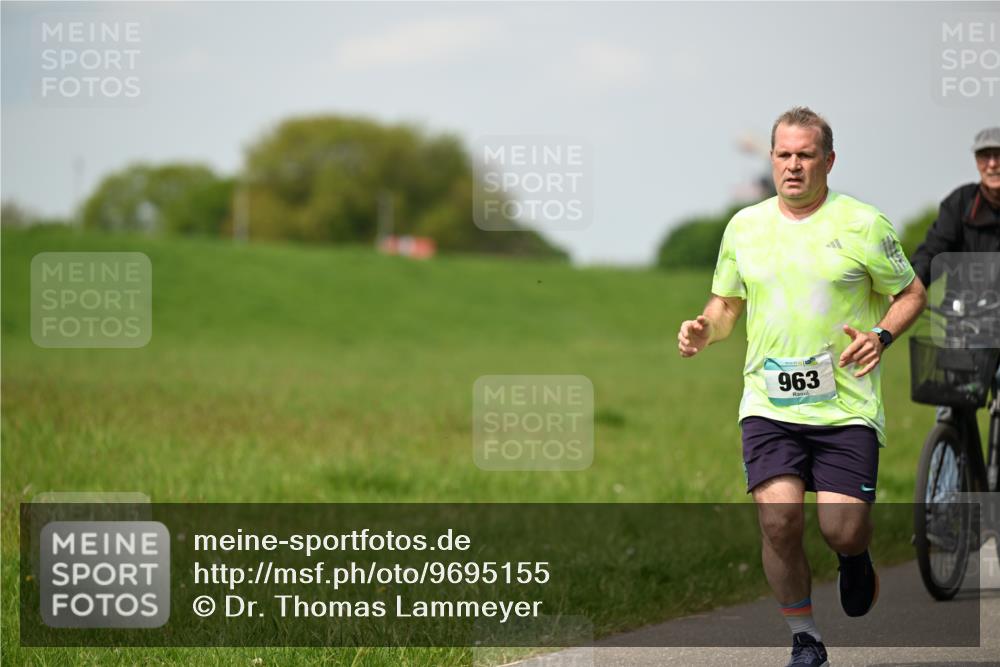 10.05.2026 - 8. Wedeler Halbmarathon Dr. Thomas Lammeyer http://msf.ph/oto/9695155 10.05.2026 11:20:41 Laufen 963 meine-sportfotos.de