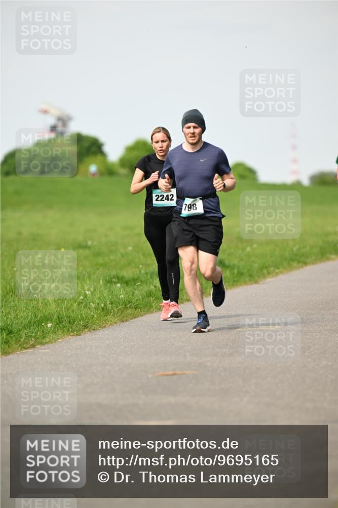 10.05.2026 - 8. Wedeler Halbmarathon Dr. Thomas Lammeyer http://msf.ph/oto/9695165 10.05.2026 11:20:57 Laufen 2242, 798 meine-sportfotos.de