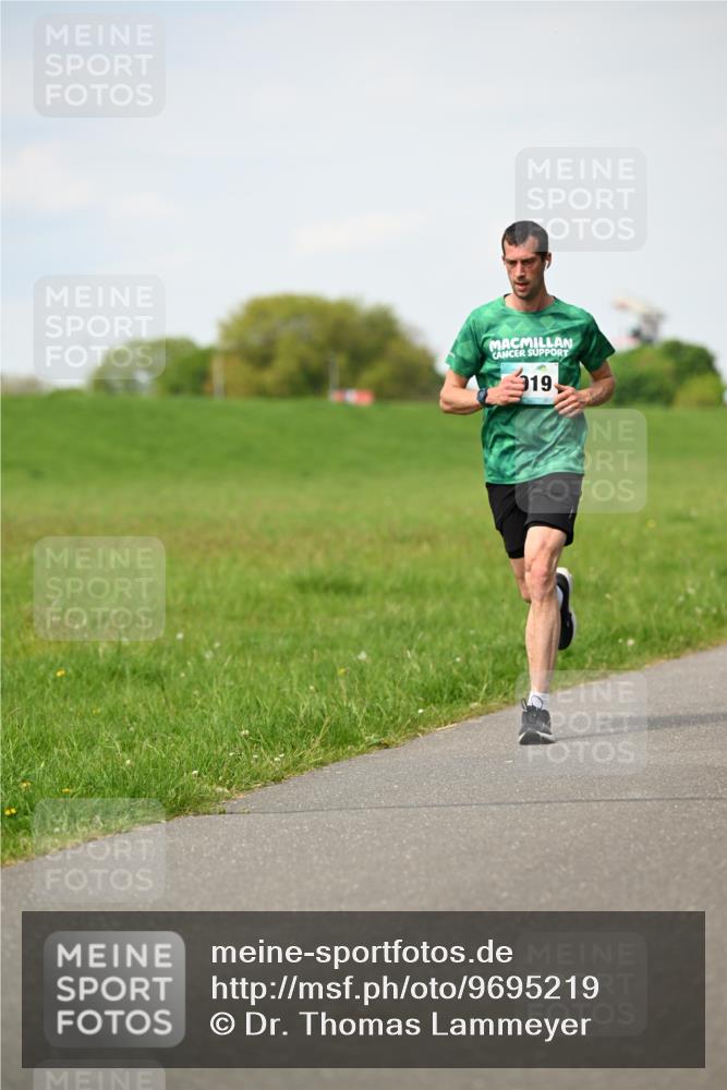 10.05.2026 - 8. Wedeler Halbmarathon Dr. Thomas Lammeyer http://msf.ph/oto/9695219 10.05.2026 11:21:04 Laufen  meine-sportfotos.de