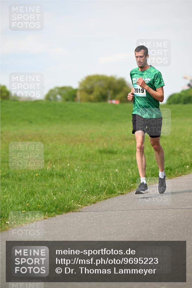 10.05.2026 - 8. Wedeler Halbmarathon Dr. Thomas Lammeyer http://msf.ph/oto/9695223 10.05.2026 11:21:04 Laufen 2019 meine-sportfotos.de