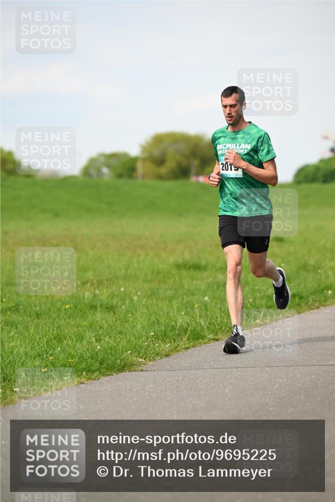 10.05.2026 - 8. Wedeler Halbmarathon Dr. Thomas Lammeyer http://msf.ph/oto/9695225 10.05.2026 11:21:04 Laufen 2015 meine-sportfotos.de