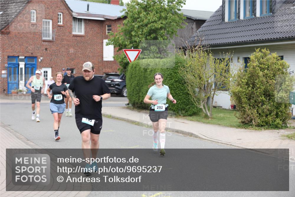 10.05.2026 - 8. Wedeler Halbmarathon Andreas Tolksdorf http://msf.ph/oto/9695237 10.05.2026 10:26:03 Laufen 327, 292, 200 meine-sportfotos.de