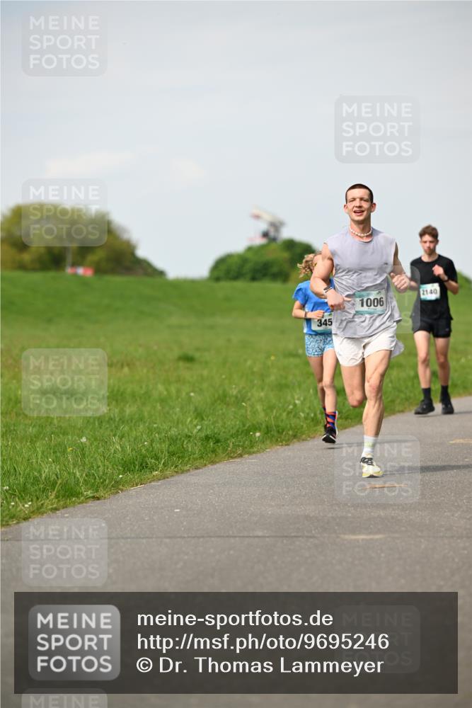 10.05.2026 - 8. Wedeler Halbmarathon Dr. Thomas Lammeyer http://msf.ph/oto/9695246 10.05.2026 11:21:07 Laufen 345, 2140, 1006 meine-sportfotos.de