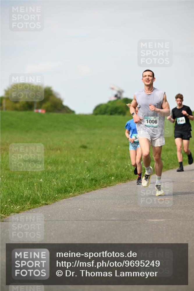 10.05.2026 - 8. Wedeler Halbmarathon Dr. Thomas Lammeyer http://msf.ph/oto/9695249 10.05.2026 11:21:07 Laufen 1006, 2140 meine-sportfotos.de