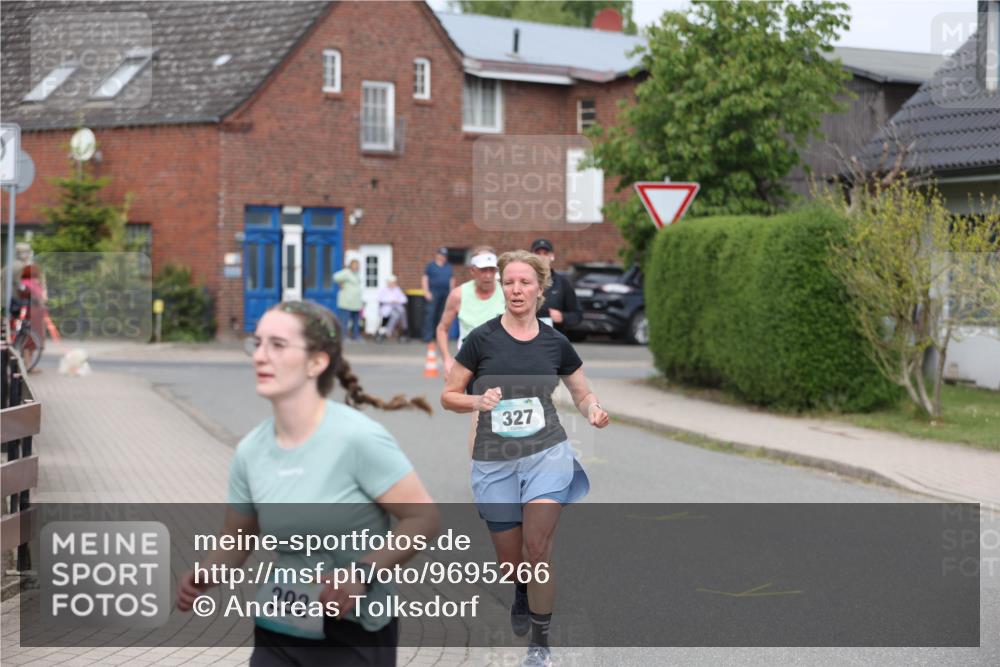 10.05.2026 - 8. Wedeler Halbmarathon Andreas Tolksdorf http://msf.ph/oto/9695266 10.05.2026 10:26:07 Laufen 292, 327 meine-sportfotos.de