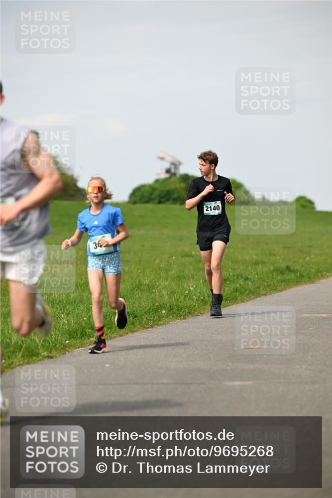 10.05.2026 - 8. Wedeler Halbmarathon Dr. Thomas Lammeyer http://msf.ph/oto/9695268 10.05.2026 11:21:09 Laufen 2140 meine-sportfotos.de