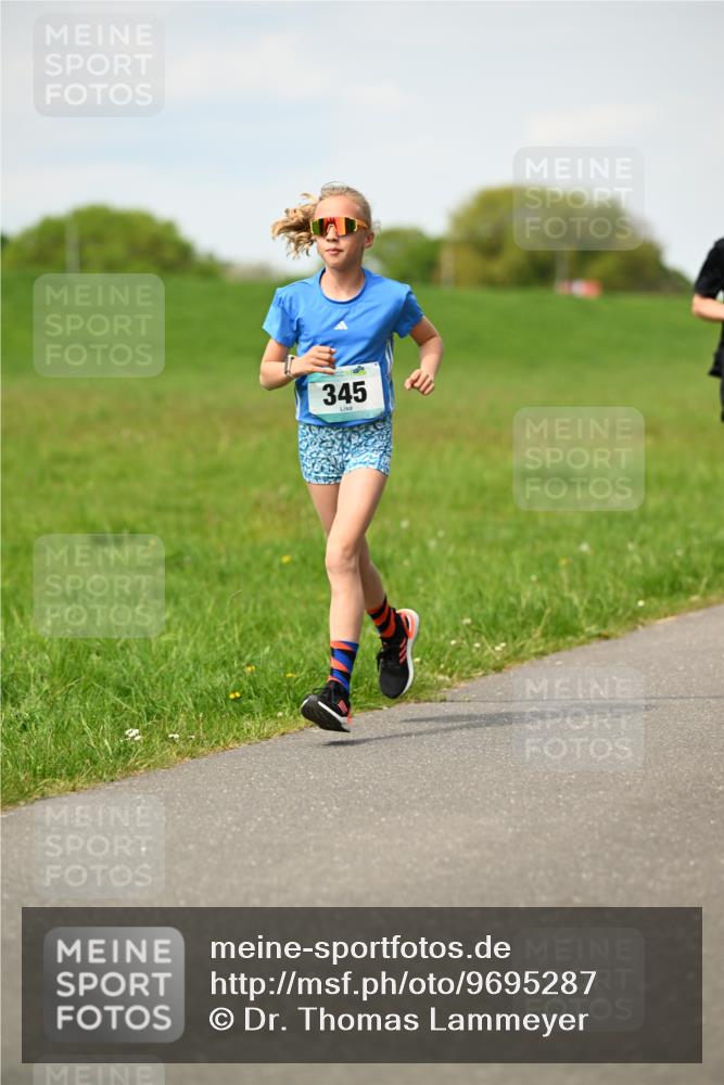 10.05.2026 - 8. Wedeler Halbmarathon Dr. Thomas Lammeyer http://msf.ph/oto/9695287 10.05.2026 11:21:10 Laufen 345 meine-sportfotos.de