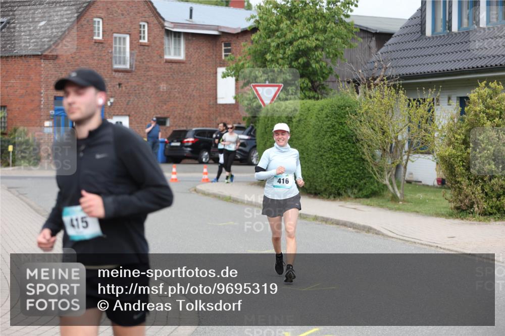 10.05.2026 - 8. Wedeler Halbmarathon Andreas Tolksdorf http://msf.ph/oto/9695319 10.05.2026 10:26:12 Laufen 415, 416 meine-sportfotos.de