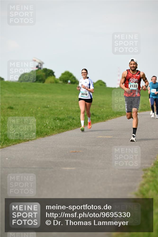10.05.2026 - 8. Wedeler Halbmarathon Dr. Thomas Lammeyer http://msf.ph/oto/9695330 10.05.2026 11:21:17 Laufen 2122, 2016, 620 meine-sportfotos.de