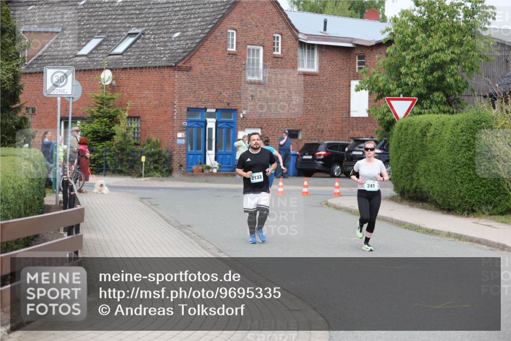 10.05.2026 - 8. Wedeler Halbmarathon Andreas Tolksdorf http://msf.ph/oto/9695335 10.05.2026 10:26:19 Laufen 30, 2133, 241 meine-sportfotos.de