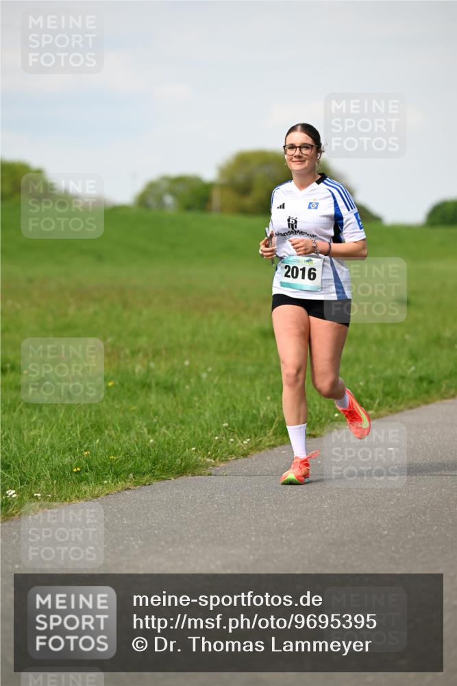 10.05.2026 - 8. Wedeler Halbmarathon Dr. Thomas Lammeyer http://msf.ph/oto/9695395 10.05.2026 11:21:22 Laufen 2016 meine-sportfotos.de