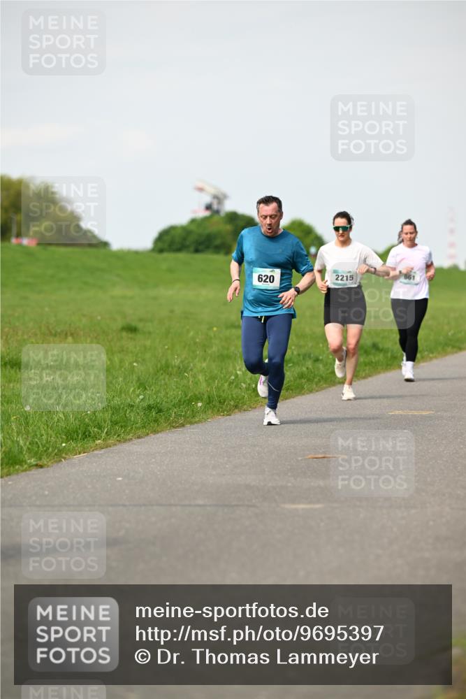 10.05.2026 - 8. Wedeler Halbmarathon Dr. Thomas Lammeyer http://msf.ph/oto/9695397 10.05.2026 11:21:23 Laufen 620, 2215 meine-sportfotos.de