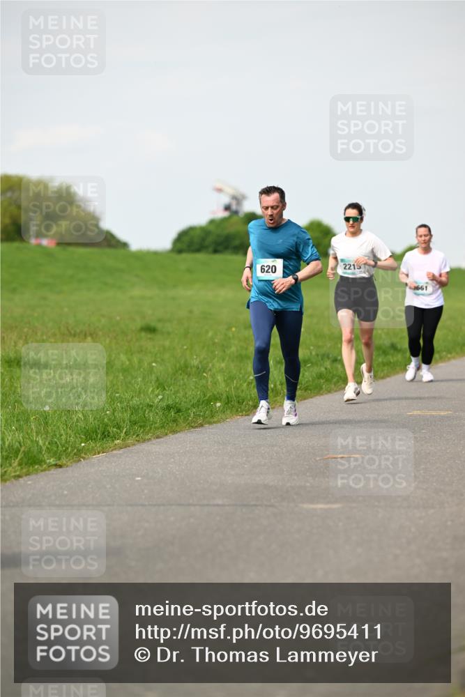 10.05.2026 - 8. Wedeler Halbmarathon Dr. Thomas Lammeyer http://msf.ph/oto/9695411 10.05.2026 11:21:23 Laufen 2219, 620 meine-sportfotos.de