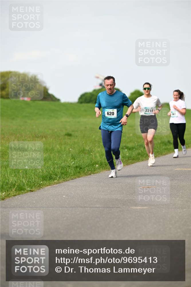 10.05.2026 - 8. Wedeler Halbmarathon Dr. Thomas Lammeyer http://msf.ph/oto/9695413 10.05.2026 11:21:23 Laufen 620, 2215, 561 meine-sportfotos.de