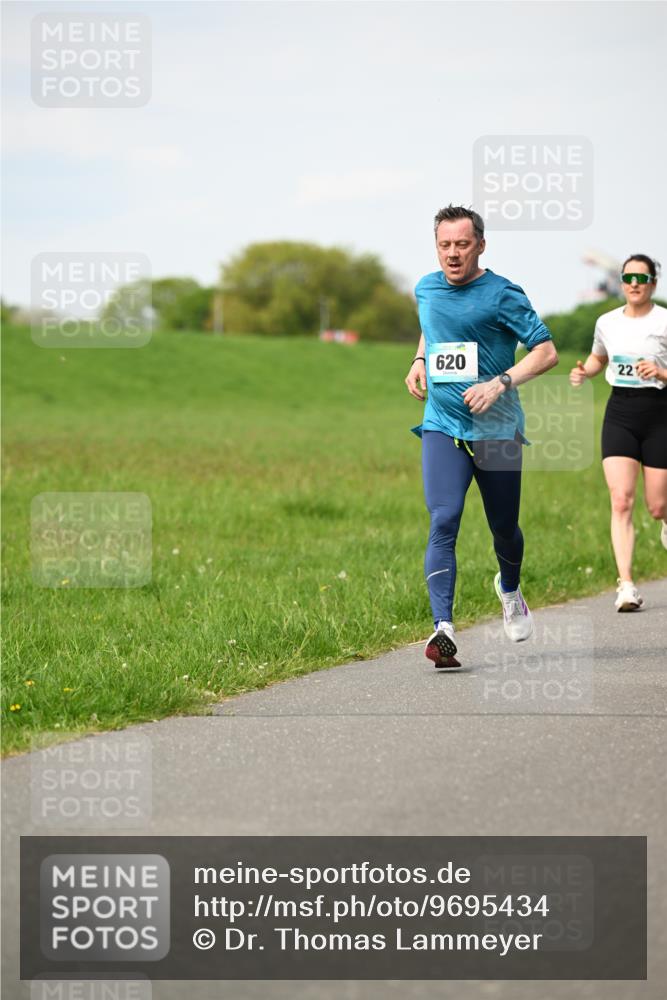 10.05.2026 - 8. Wedeler Halbmarathon Dr. Thomas Lammeyer http://msf.ph/oto/9695434 10.05.2026 11:21:24 Laufen 620 meine-sportfotos.de