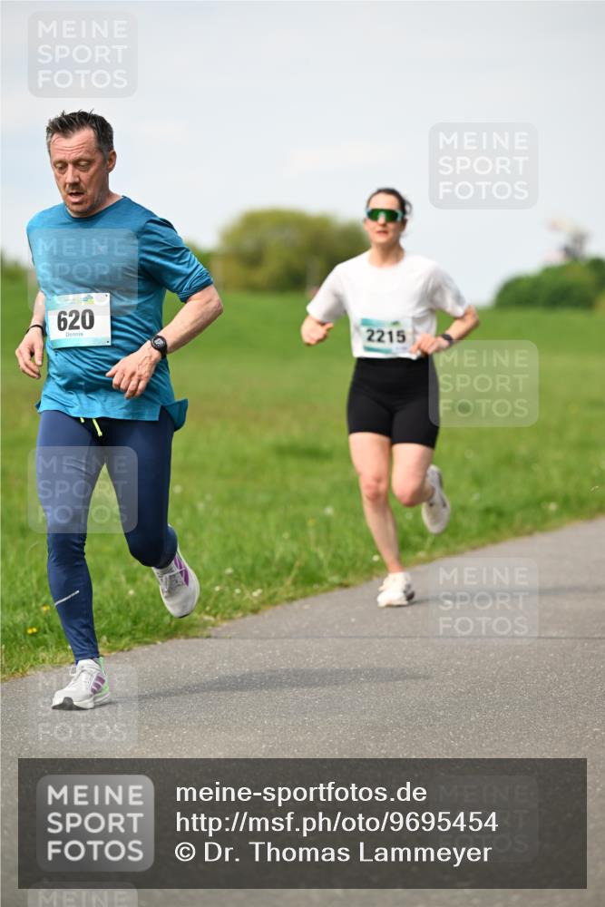 10.05.2026 - 8. Wedeler Halbmarathon Dr. Thomas Lammeyer http://msf.ph/oto/9695454 10.05.2026 11:21:26 Laufen 620, 2215 meine-sportfotos.de