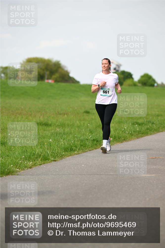 10.05.2026 - 8. Wedeler Halbmarathon Dr. Thomas Lammeyer http://msf.ph/oto/9695469 10.05.2026 11:21:27 Laufen 661 meine-sportfotos.de
