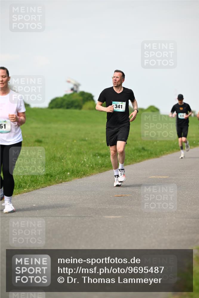 10.05.2026 - 8. Wedeler Halbmarathon Dr. Thomas Lammeyer http://msf.ph/oto/9695487 10.05.2026 11:21:29 Laufen 341 meine-sportfotos.de