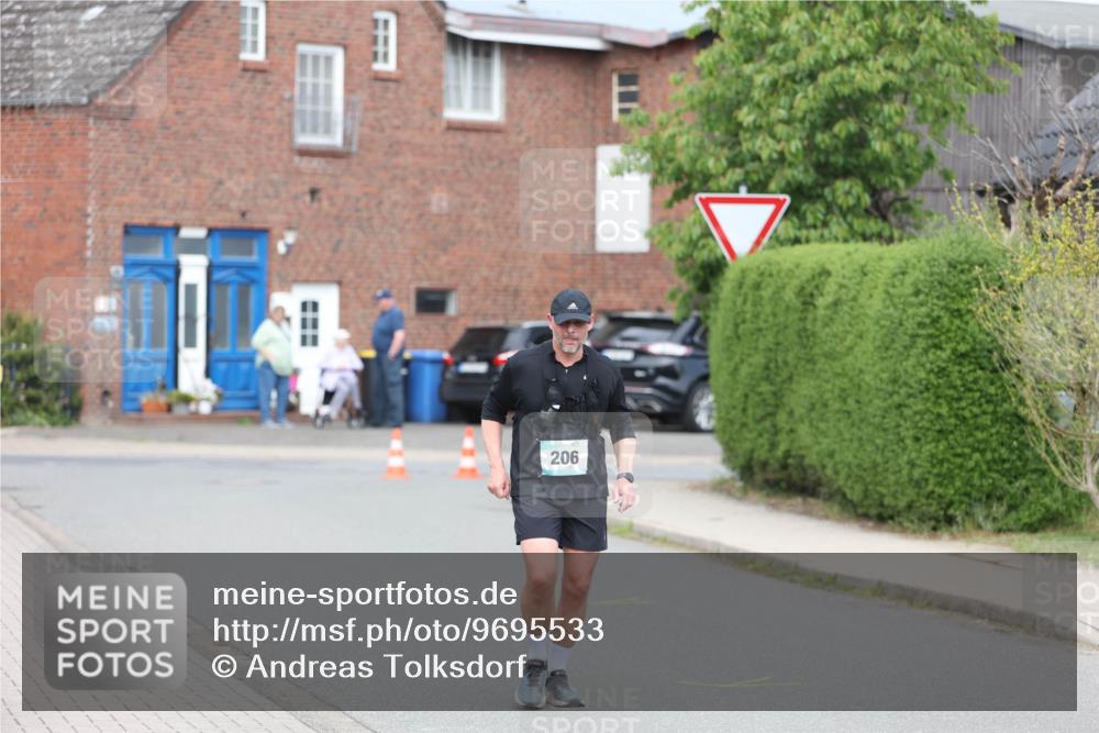 10.05.2026 - 8. Wedeler Halbmarathon Andreas Tolksdorf http://msf.ph/oto/9695533 10.05.2026 10:27:14 Laufen 206 meine-sportfotos.de