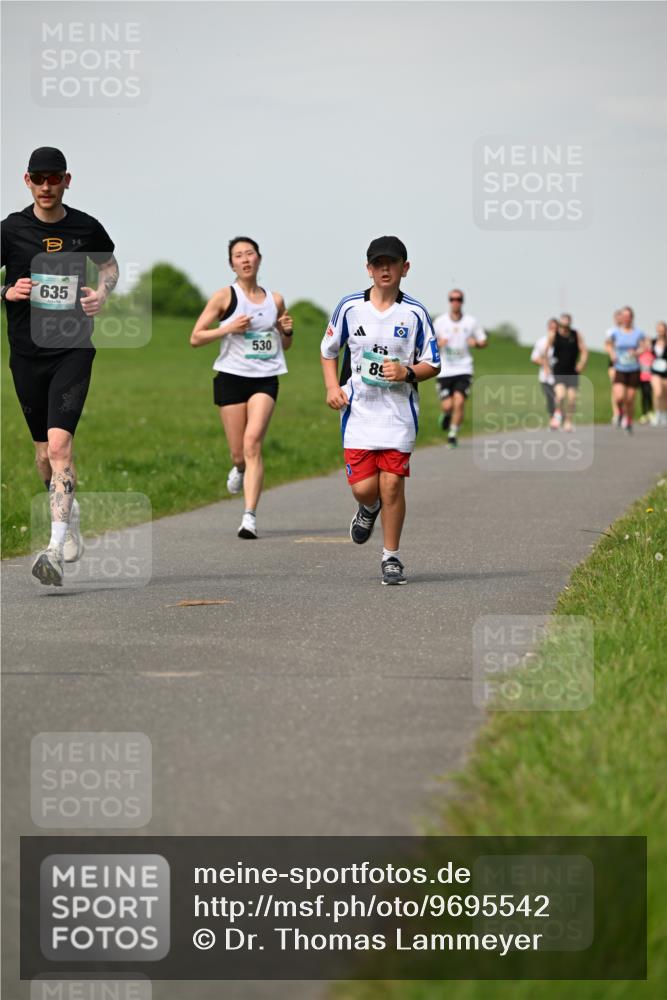 10.05.2026 - 8. Wedeler Halbmarathon Dr. Thomas Lammeyer http://msf.ph/oto/9695542 10.05.2026 11:21:33 Laufen 635, 530 meine-sportfotos.de
