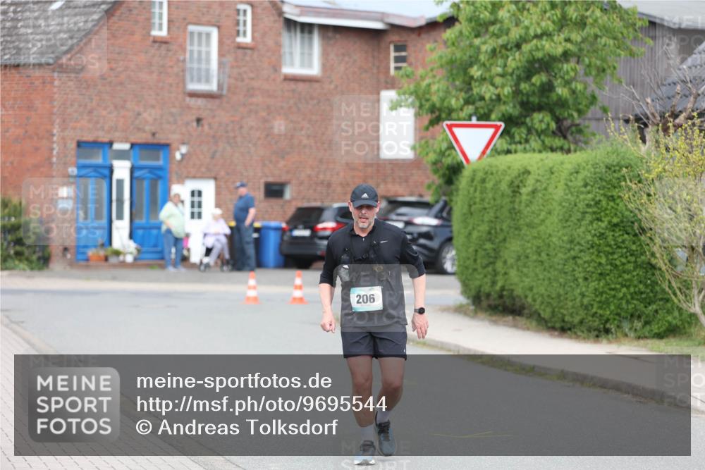 10.05.2026 - 8. Wedeler Halbmarathon Andreas Tolksdorf http://msf.ph/oto/9695544 10.05.2026 10:27:15 Laufen 206 meine-sportfotos.de