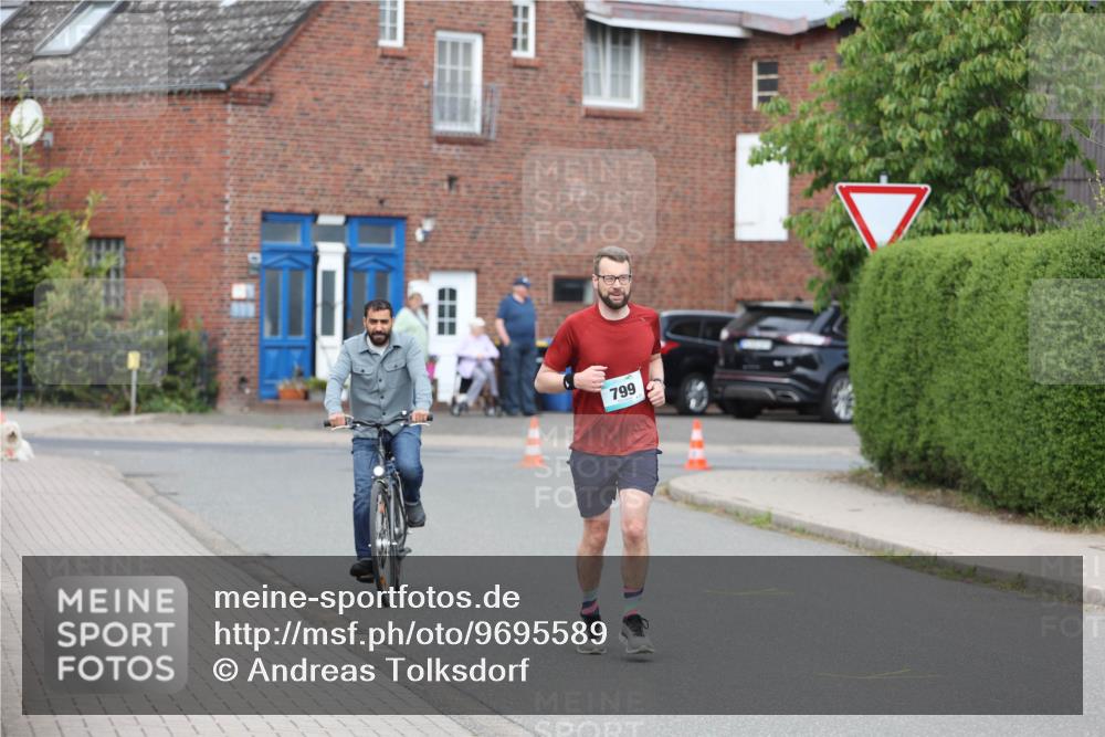 10.05.2026 - 8. Wedeler Halbmarathon Andreas Tolksdorf http://msf.ph/oto/9695589 10.05.2026 10:27:28 Laufen 799 meine-sportfotos.de