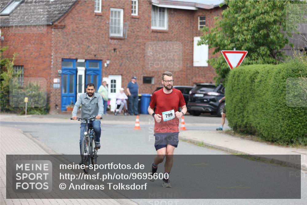 10.05.2026 - 8. Wedeler Halbmarathon Andreas Tolksdorf http://msf.ph/oto/9695600 10.05.2026 10:27:28 Laufen 799 meine-sportfotos.de