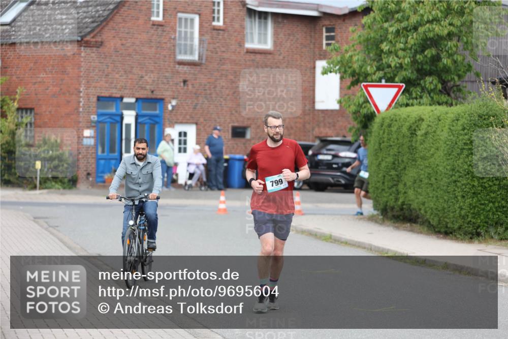10.05.2026 - 8. Wedeler Halbmarathon Andreas Tolksdorf http://msf.ph/oto/9695604 10.05.2026 10:27:28 Laufen 799 meine-sportfotos.de