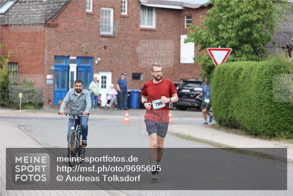 10.05.2026 - 8. Wedeler Halbmarathon Andreas Tolksdorf http://msf.ph/oto/9695605 10.05.2026 10:27:28 Laufen 799 meine-sportfotos.de