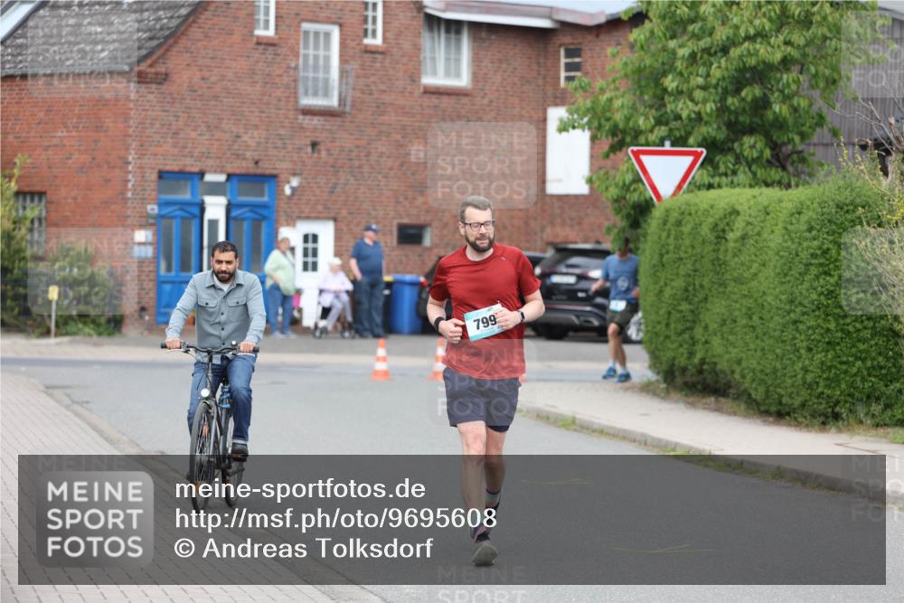 10.05.2026 - 8. Wedeler Halbmarathon Andreas Tolksdorf http://msf.ph/oto/9695608 10.05.2026 10:27:28 Laufen 799 meine-sportfotos.de
