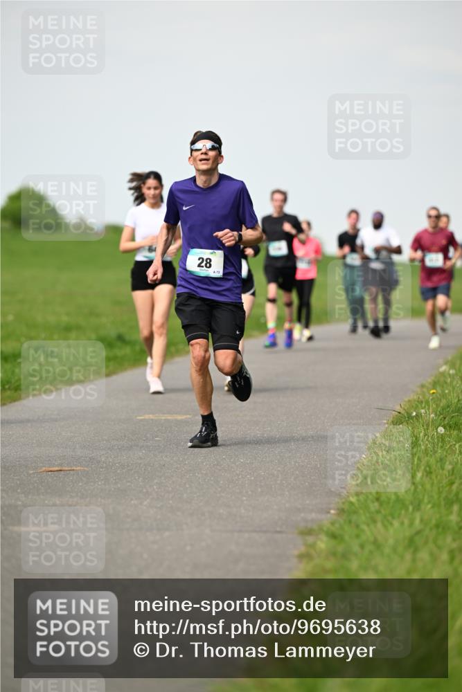 10.05.2026 - 8. Wedeler Halbmarathon Dr. Thomas Lammeyer http://msf.ph/oto/9695638 10.05.2026 11:21:47 Laufen  meine-sportfotos.de