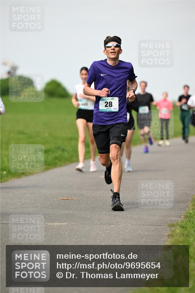 10.05.2026 - 8. Wedeler Halbmarathon Dr. Thomas Lammeyer http://msf.ph/oto/9695654 10.05.2026 11:21:47 Laufen  meine-sportfotos.de