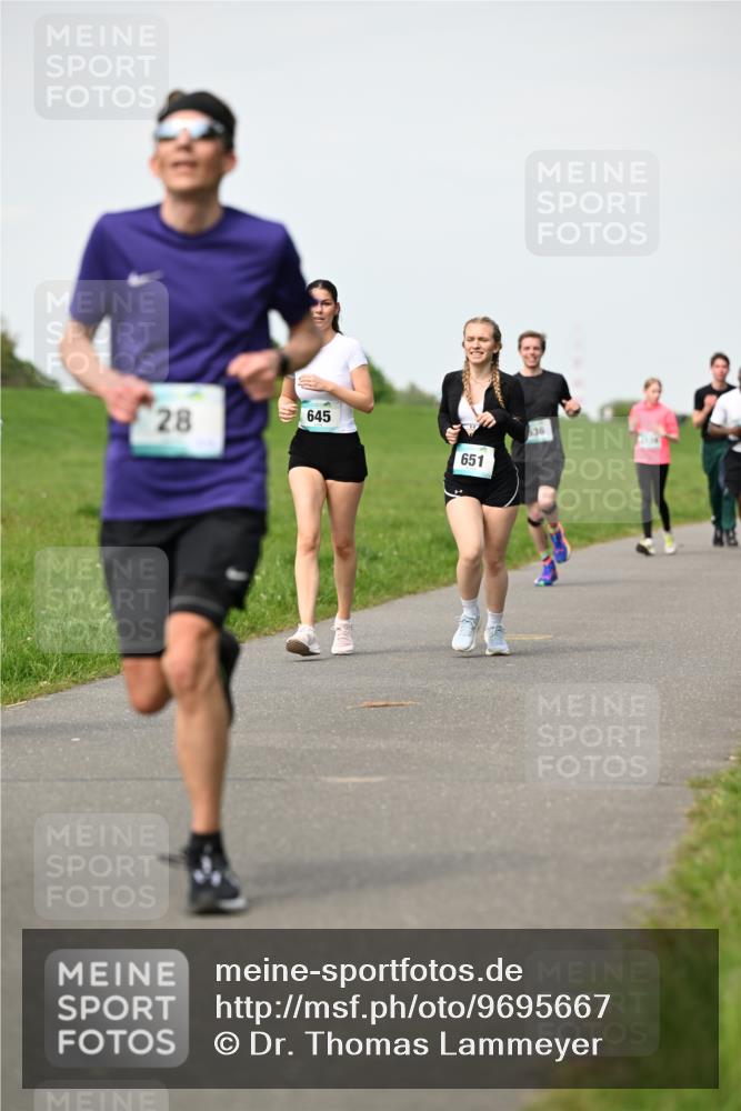 10.05.2026 - 8. Wedeler Halbmarathon Dr. Thomas Lammeyer http://msf.ph/oto/9695667 10.05.2026 11:21:49 Laufen 645, 651, 636 meine-sportfotos.de