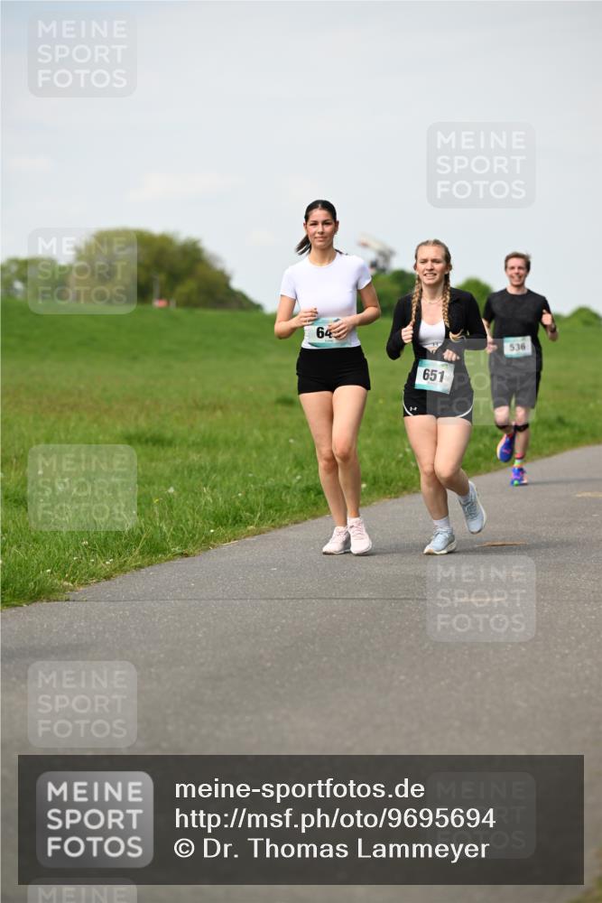10.05.2026 - 8. Wedeler Halbmarathon Dr. Thomas Lammeyer http://msf.ph/oto/9695694 10.05.2026 11:21:51 Laufen 651, 536 meine-sportfotos.de