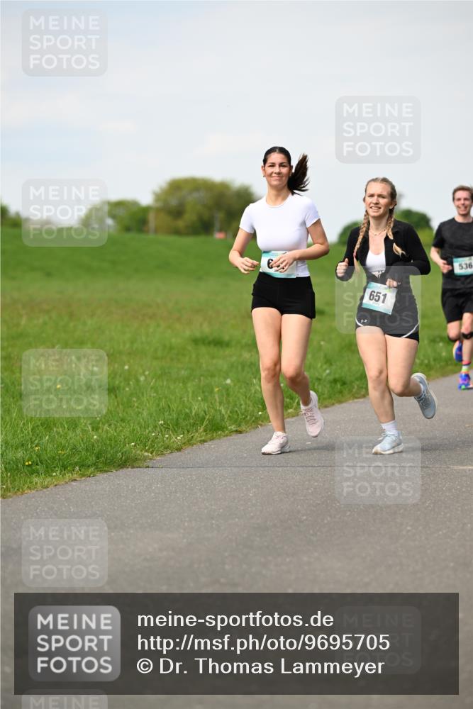 10.05.2026 - 8. Wedeler Halbmarathon Dr. Thomas Lammeyer http://msf.ph/oto/9695705 10.05.2026 11:21:51 Laufen 651, 536 meine-sportfotos.de