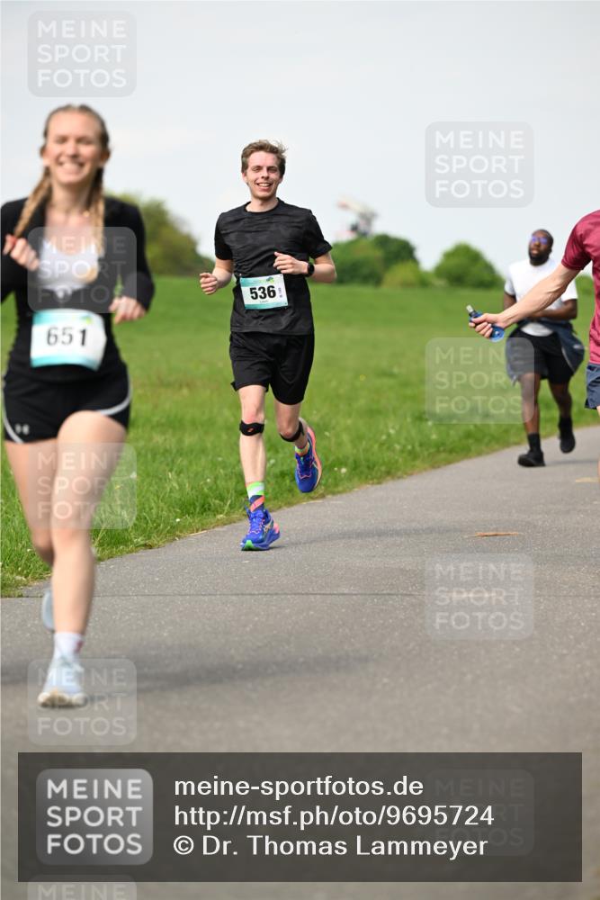 10.05.2026 - 8. Wedeler Halbmarathon Dr. Thomas Lammeyer http://msf.ph/oto/9695724 10.05.2026 11:21:53 Laufen 651, 536 meine-sportfotos.de