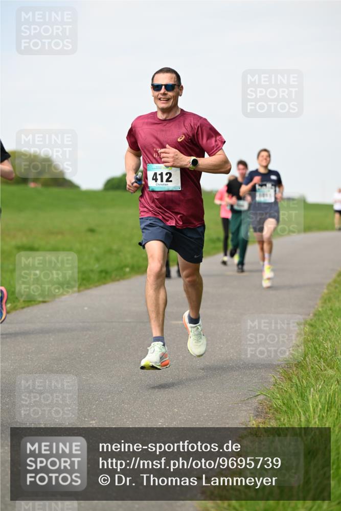 10.05.2026 - 8. Wedeler Halbmarathon Dr. Thomas Lammeyer http://msf.ph/oto/9695739 10.05.2026 11:21:54 Laufen 412 meine-sportfotos.de
