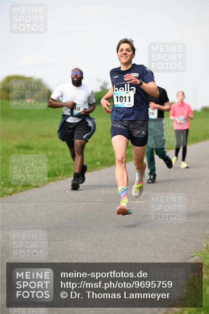 10.05.2026 - 8. Wedeler Halbmarathon Dr. Thomas Lammeyer http://msf.ph/oto/9695759 10.05.2026 11:21:56 Laufen 1011 meine-sportfotos.de