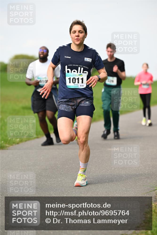 10.05.2026 - 8. Wedeler Halbmarathon Dr. Thomas Lammeyer http://msf.ph/oto/9695764 10.05.2026 11:21:57 Laufen 1011 meine-sportfotos.de